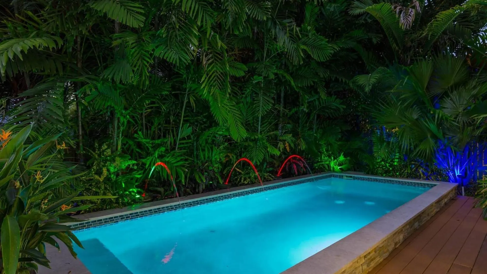 Serenity By Avantstay Guest House In Old Town W Shared Pool Month Long Stays Only Key West 0*,  United States